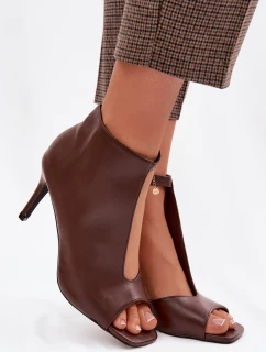 Dámské sandály na podpatku čokoládové model 22037742 - Boto
