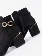 Jedinečné černé dámské  kotníčkové boty na širokém podpatku