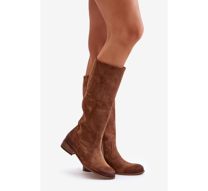 Dámské Semišové Kozačky Do Na Lewski Hnědé model 21672668 - Zazoo Dámské Semišové Kozačky Do Na Lewski Hnědé model 21672668 - Zazoo