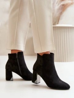 Zateplené Kotníkové Boty Na Podpatku S Zrcadlovým Prvkem Černé Silvare