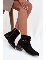 Dámské kozačky z přírodního semiše na klínu zateplené model 21715520 Černé - D&A Dámské kozačky z přírodního semiše na klínu zateplené model 21715520 Černé - D&A