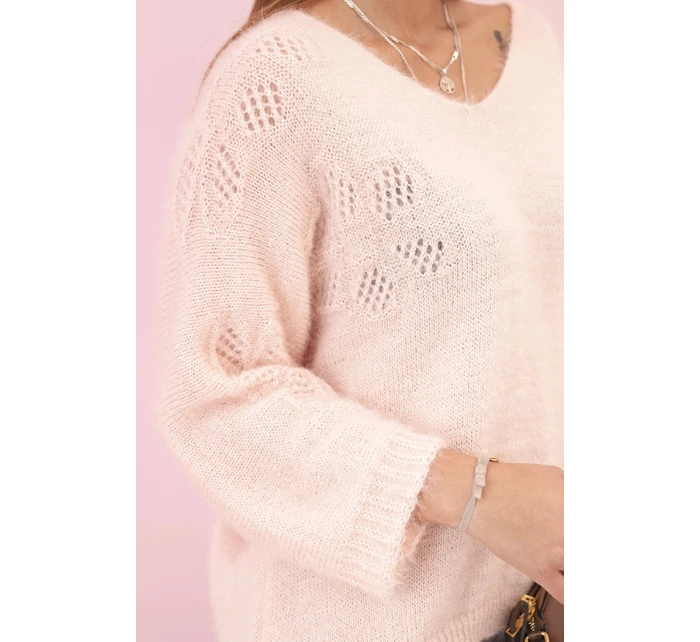 Dámský svetr z mohéru volného střihu s výstřihem do V pudrově růžový Dámský svetr z mohéru volného střihu s výstřihem do V pudrově růžový
