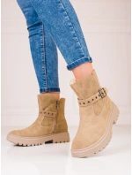 Praktické hnědé kotníčkové boty dámské na plochém podpatku Praktické hnědé kotníčkové boty dámské na plochém podpatku