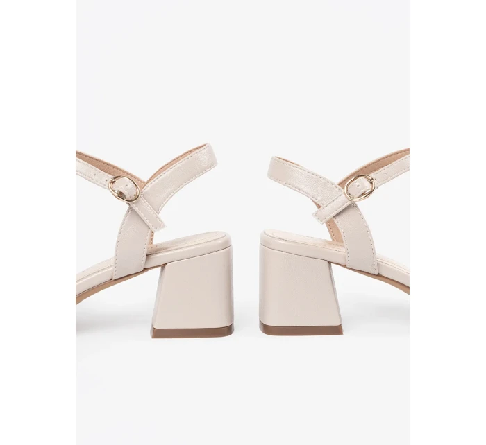 Jedinečné dámské hnědé  sandály Obcas