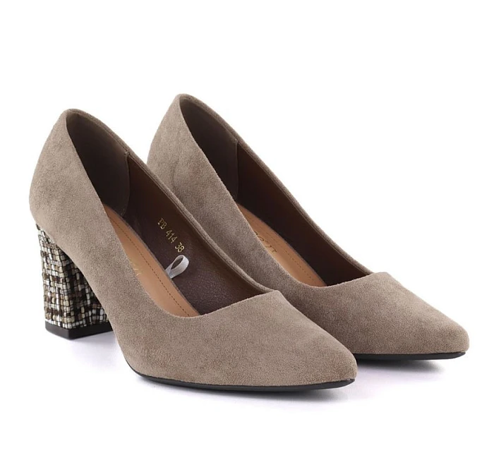 Dámské semišové lodičky na jehlovém podpatku světle hnědé Sergio model 22078967 - LEONE