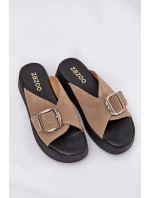 Dámské semišové sandály s přezkou na platformě béžové model 21686253 - Zazoo