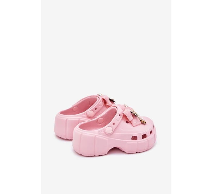 Dětské Dívčí Pantofle Pěnové S Mašlí A Ozdobami Růžové model 21700393 - Boto Dětské Dívčí Pantofle Pěnové S Mašlí A Ozdobami Růžové model 21700393 - Boto