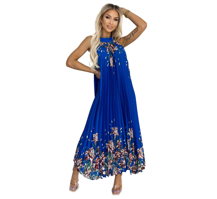Plisované saténové maxi šaty Numoco ESTER - modré s květy