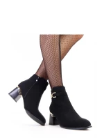 Boty na podpatku model 218813 Solea Boty na podpatku model 218813 Solea