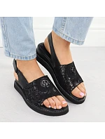 Dámské sandály s gumou černé model 22051713 - JEZZI Dámské sandály s gumou černé model 22051713 - JEZZI