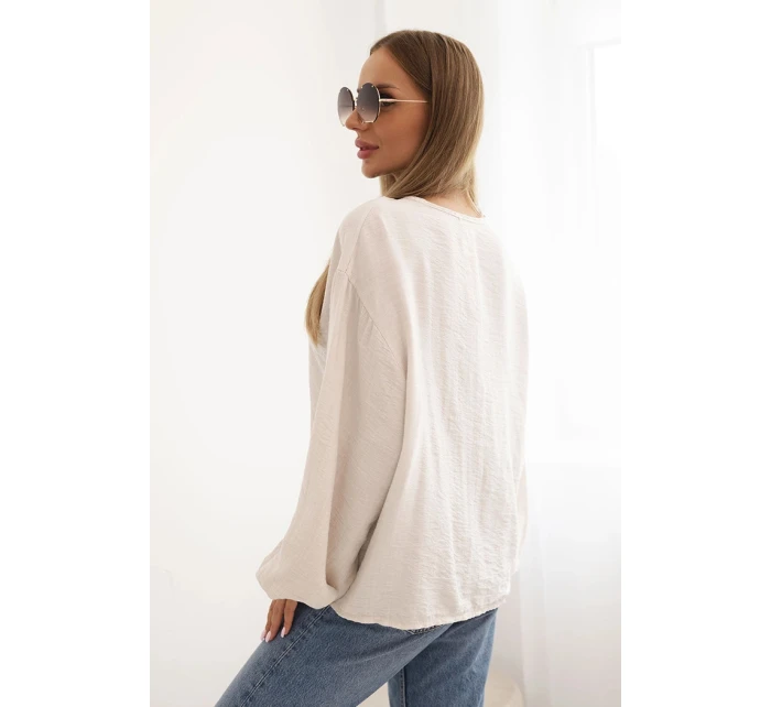 Dámská blůza s viskózou, s nařaseným výstřihem a ozdobou béžová