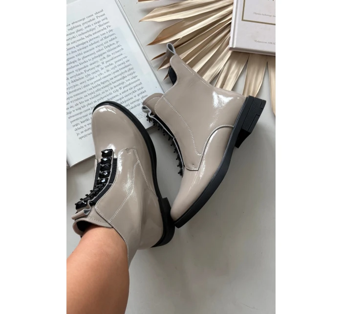 Lakované dámské botky D&A – béžové Lakované dámské botky D&A – béžové