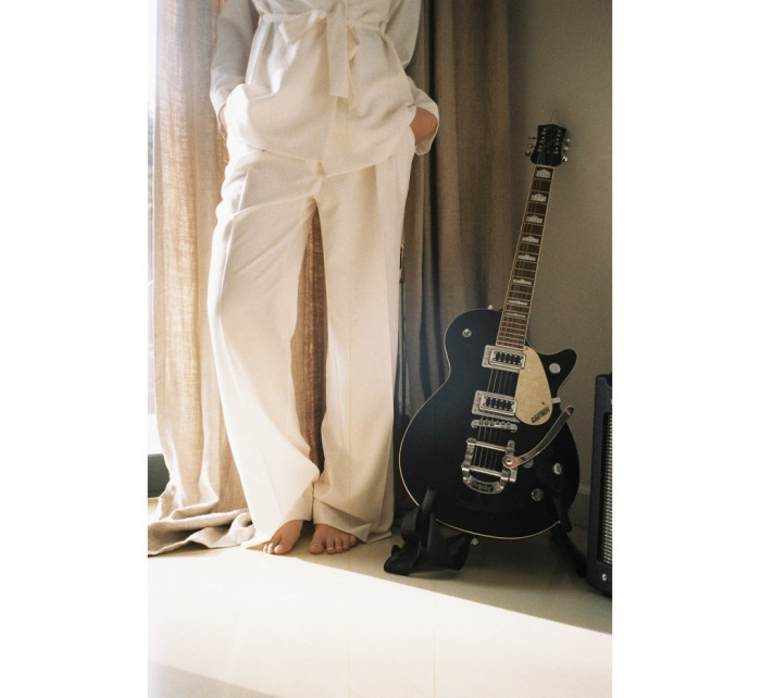 B252 Široké kalhoty s ozdobnými knoflíky - krémové