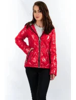 Červená prošívaná dámská bunda s kapucí model 16147700 - S'WEST Červená prošívaná dámská bunda s kapucí model 16147700 - S'WEST