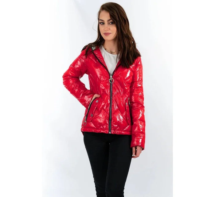 Červená prošívaná dámská bunda s kapucí model 16147700 - S'WEST Červená prošívaná dámská bunda s kapucí model 16147700 - S'WEST