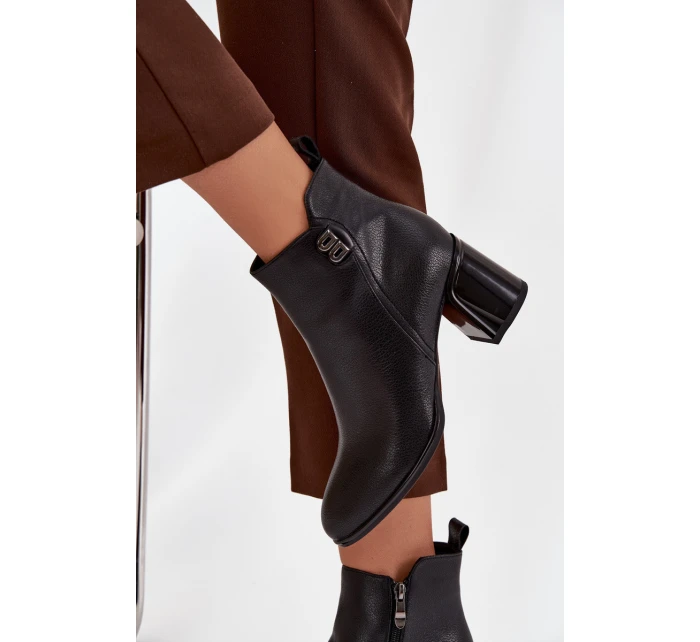 Zateplené dámské kotníkové boty z pravé kůže na podpatku Černé model 21711908 - Boto Zateplené dámské kotníkové boty z pravé kůže na podpatku Černé model 21711908 - Boto