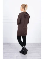 Šaty s ozdobnými volánky a kapucí v hnědé barvě Šaty s ozdobnými volánky a kapucí v hnědé barvě