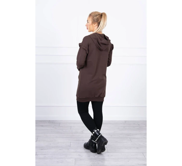 Šaty s ozdobnými volánky a kapucí v hnědé barvě Šaty s ozdobnými volánky a kapucí v hnědé barvě