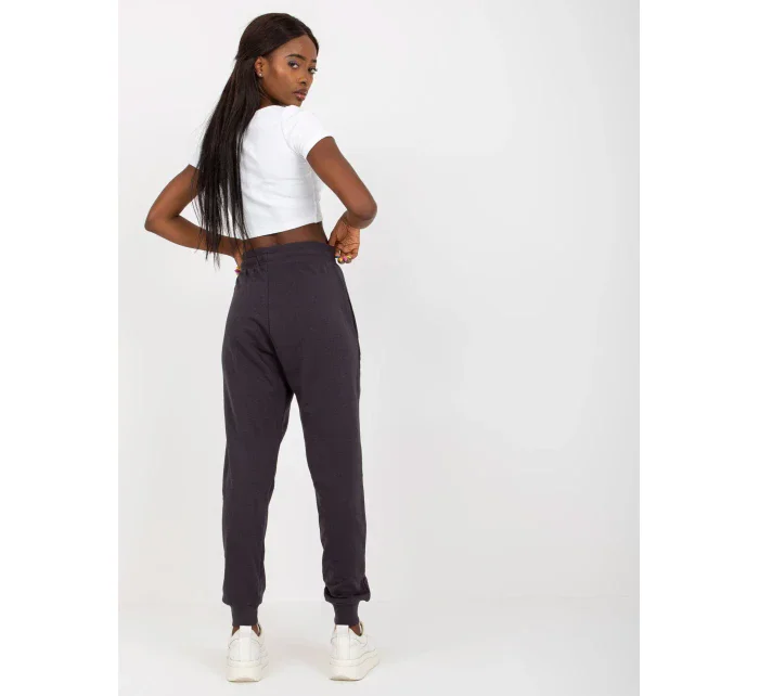 B 005 tepláky.53 grafit