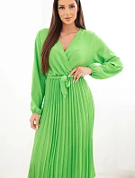 Šaty na zavazování s plisovaným spodkem světle zelená
