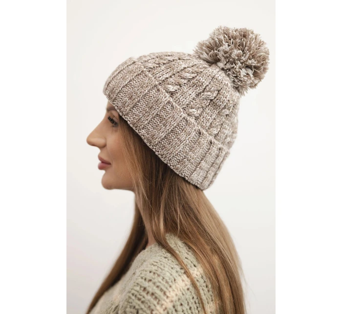 Dámská zimní čepice s bambulí z vlny model 21725322 tmavě béžová - K-Fashion Dámská zimní čepice s bambulí z vlny model 21725322 tmavě béžová - K-Fashion