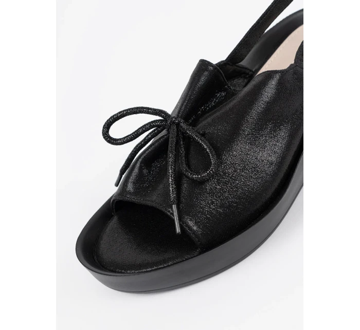 Komfortní  sandály černé dámské na klínku