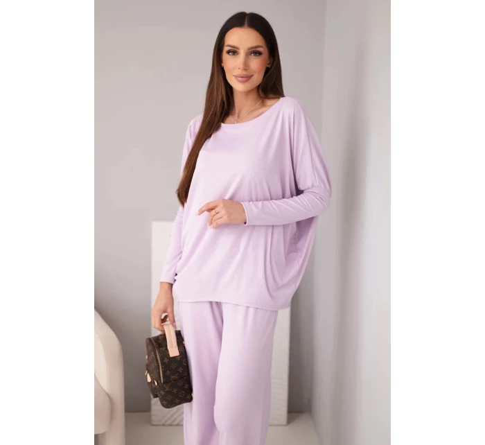 Dámská souprava z viskózy s volnou blůzou a kalhotami světle fialová