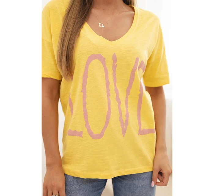 Dámská bavlněná blůza s výstřihem do V a potiskem LOVE žlutá