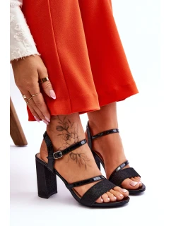 Lesklé sandály na vysokém podpatku černé model 21612439 - VINCEZA