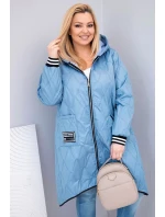 Dámská bunda Plus Size prošívaná s kapucí a sportovními manžetami jeansová