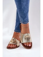 model 21686340 Kožené Pantofle Na Plochém Podpatku S Ozdobou Zlaté - Zazoo