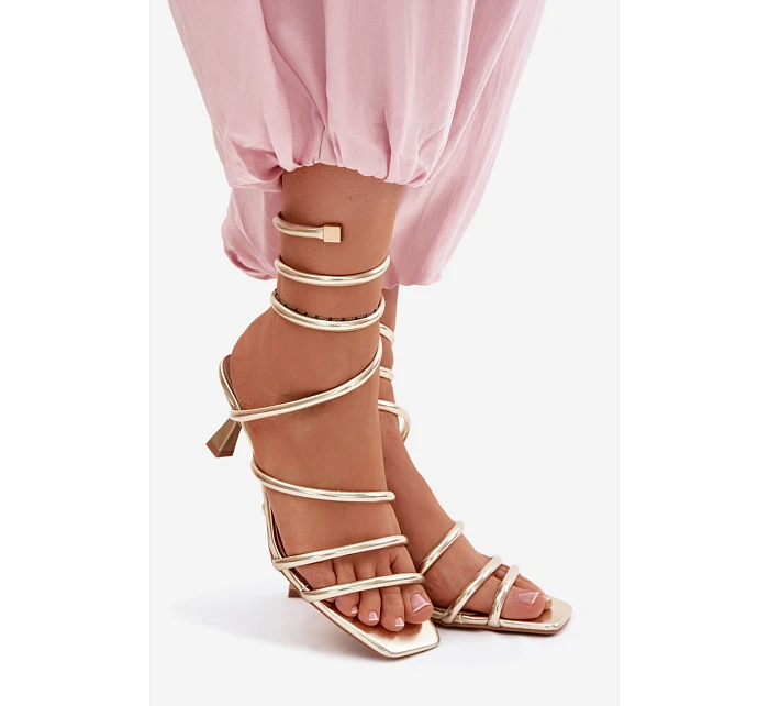 Dámské sandály na podpatku s pásky Zlaté model 22102998 - Boto