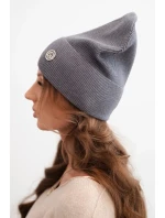 Dámská čepice z modalu a viskózy s ozdobným knoflíkem tmavě šedá Dámská čepice z modalu a viskózy s ozdobným knoflíkem tmavě šedá