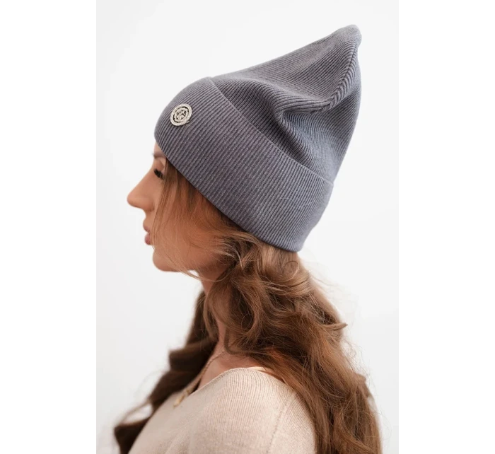 Dámská čepice z modalu a viskózy s ozdobným knoflíkem tmavě šedá Dámská čepice z modalu a viskózy s ozdobným knoflíkem tmavě šedá