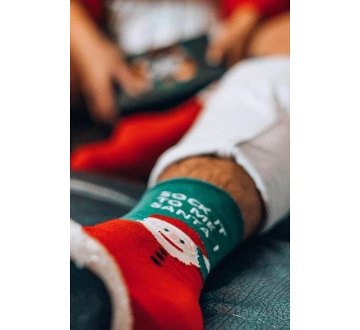 Unisex vánoční ponožky v krabičce – sada 2 párů se Santou a pruhy