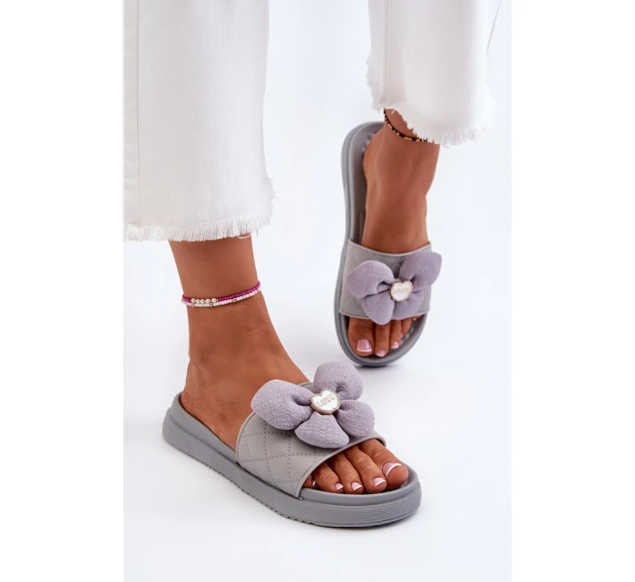 Dámské šedé sandály s ozdobou na nízké platformě Cedrella Dámské šedé sandály s ozdobou na nízké platformě Cedrella