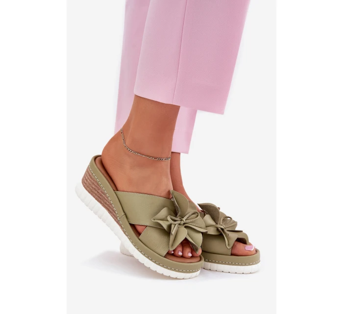 Kožené Dámské Sandály Na Klínu S Dekorativním  Zelené model 21695995 - Artiker