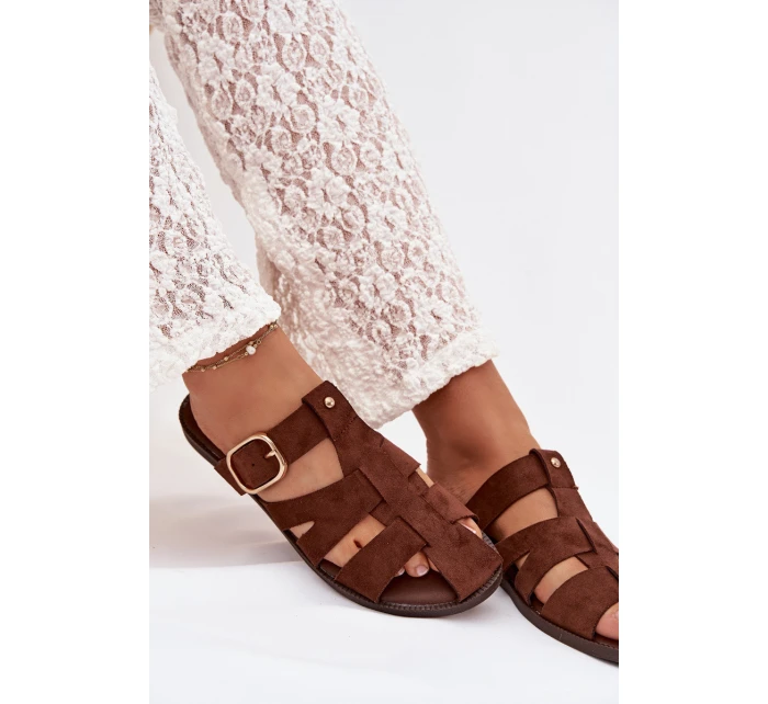 Dámské nazouváky na ploché podrážce s pásky a zlatou sponou Bežové model 22032105 - Boto