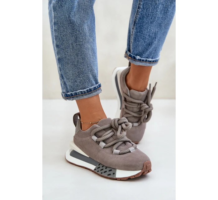 Semišové dámské sneakersy na platformě s tlustým šněrováním Artiker 54C1463 šedé Semišové dámské sneakersy na platformě s tlustým šněrováním Artiker 54C1463 šedé