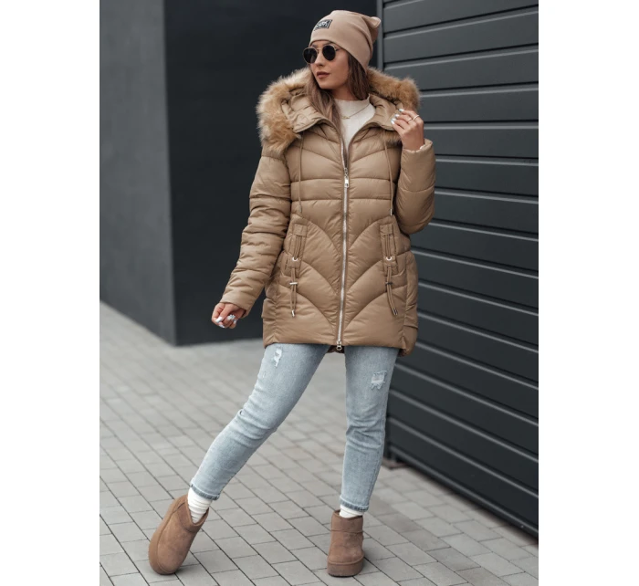 Dámská zimní bunda prošívaná s kapucí béžová model 21981009 - Dstreet Dámská zimní bunda prošívaná s kapucí béžová model 21981009 - Dstreet