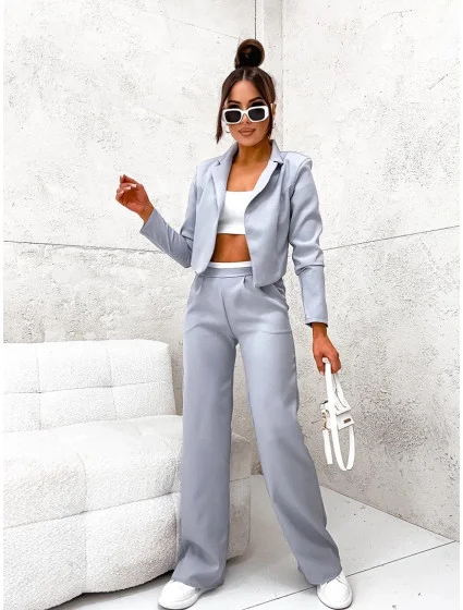 Šedý dámský komplet - krátké sako a široké kalhoty (8263)