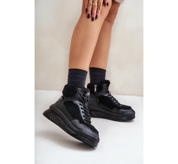 Dámské sneakersy na platformě s kožíškem typu beránek Lee Cooper LCJ-24-47-3145 Černé