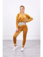Velurová souprava s kapucí v hořčicové barvě Velurová souprava s kapucí v hořčicové barvě