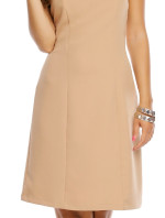 Společenské šaty značkové střih s ozdobnými zipy na ramenou béžové Béžová model 15042418 - J&#38;J