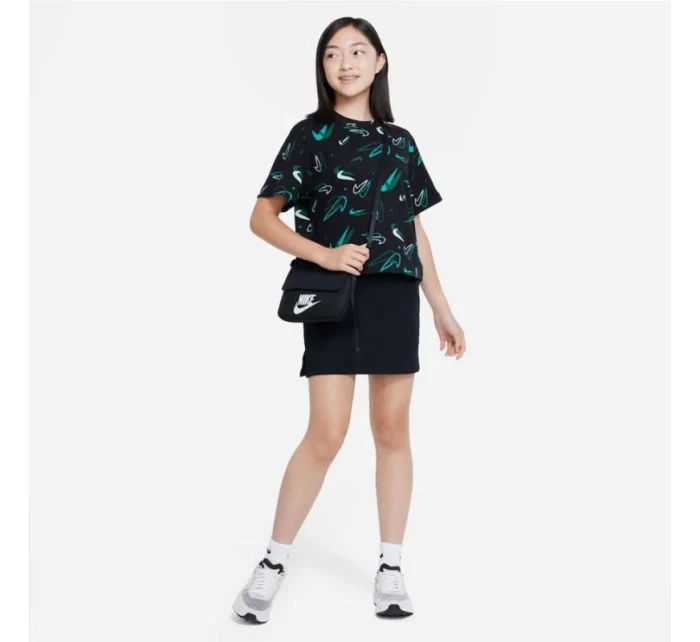 Tričko Nike Sportswear Jr DV0568 010 Tričko Nike Sportswear Jr DV0568 010