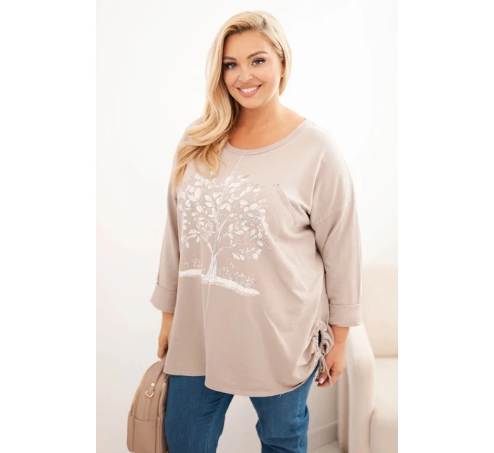 Dámská blůza Plus Size bavlněná s potiskem model 21321840 béžová - K-Fashion Dámská blůza Plus Size bavlněná s potiskem model 21321840 béžová - K-Fashion