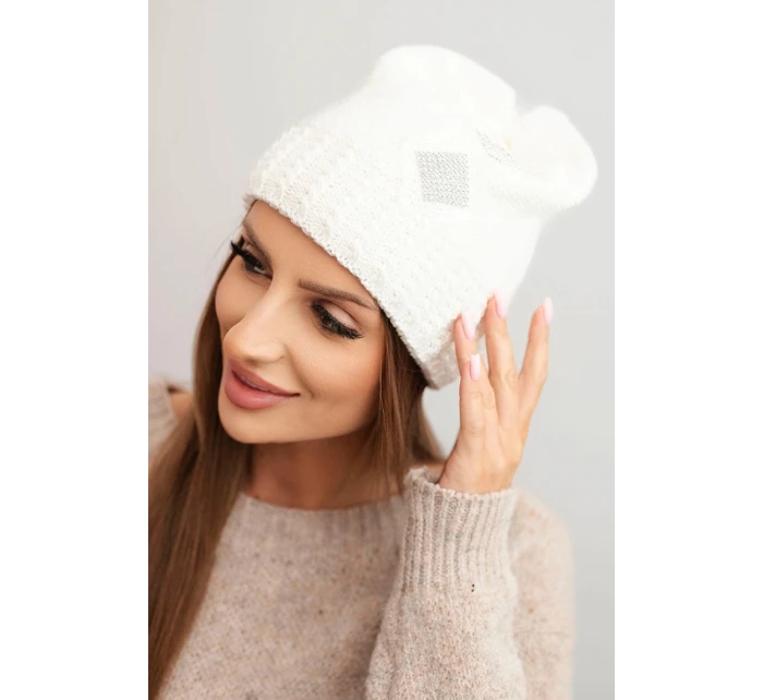 Dámská zimní čepice vlněná s krystaly a vzorem K455 ecru Dámská zimní čepice vlněná s krystaly a vzorem K455 ecru