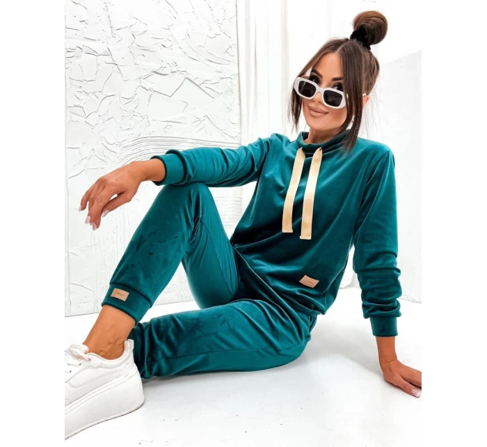 Dámský velurový komplet v lahvově zelené barvě (637)