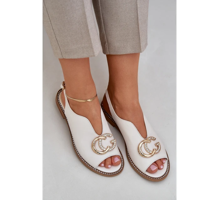 Kožené Sandály Na Plochém Podpatku S Dekorací Světle Béžové model 21685328 - Laura Messi Kožené Sandály Na Plochém Podpatku S Dekorací Světle Béžové model 21685328 - Laura Messi