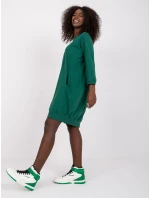 Šaty RV SK model 21782250 tmavě zelená - FPrice Šaty RV SK model 21782250 tmavě zelená - FPrice